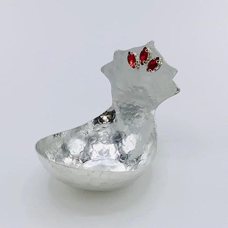 نمایش جزئیات برای  کاسه مسی کوچک با نگین قرمز تصویر  کاسه مسی کوچک با نگین قرمز