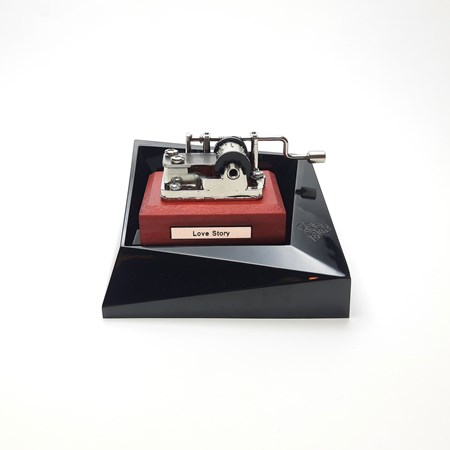نمایش جزئیات برای  جعبه موزیکال مدل  Love story تصویر  جعبه موزیکال مدل  Love story